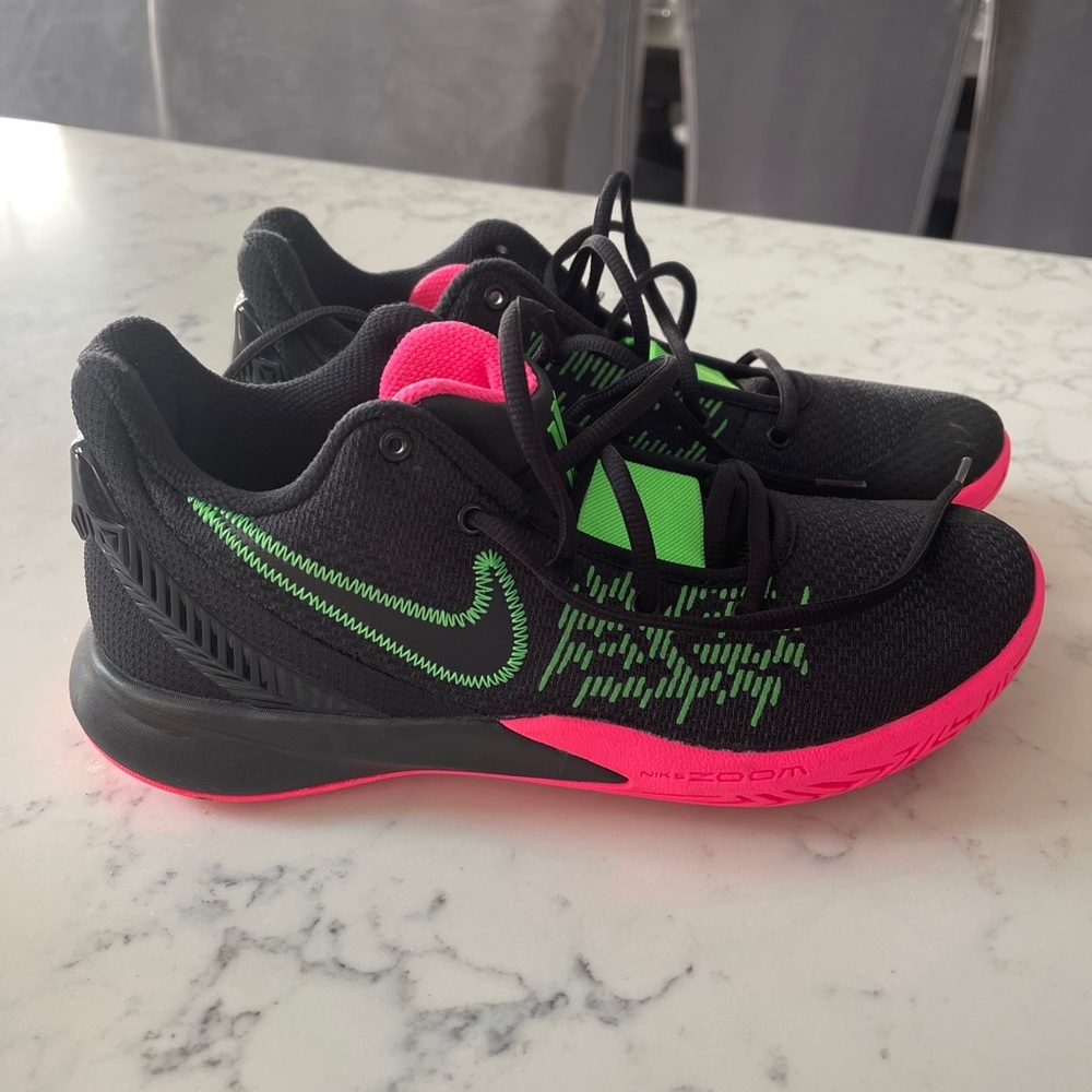 Size 8 - Nike Kyrie Flytrap 2 Black Hyper Pink 2019 size 8 great condition